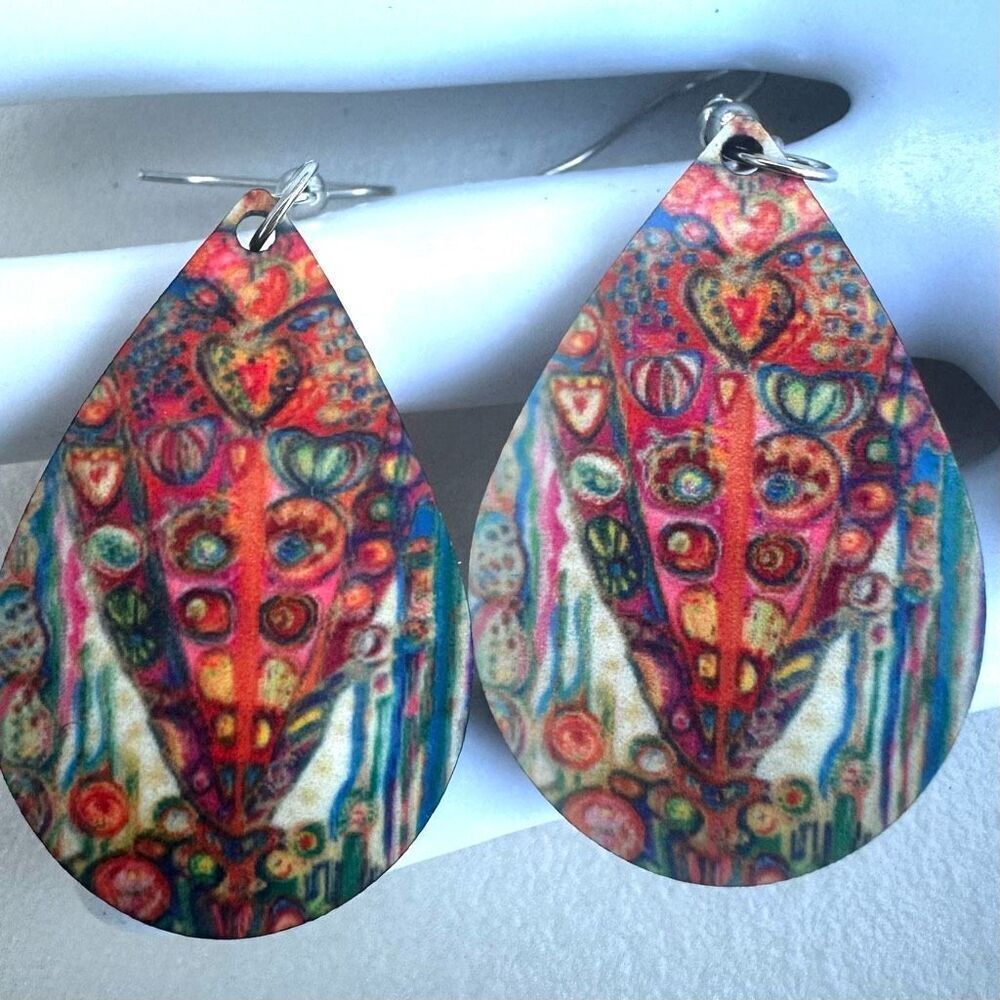 Design teardrop earrings